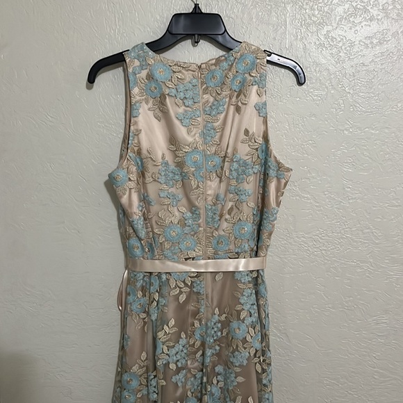 Tahari floral dress - Picture 5 of 10